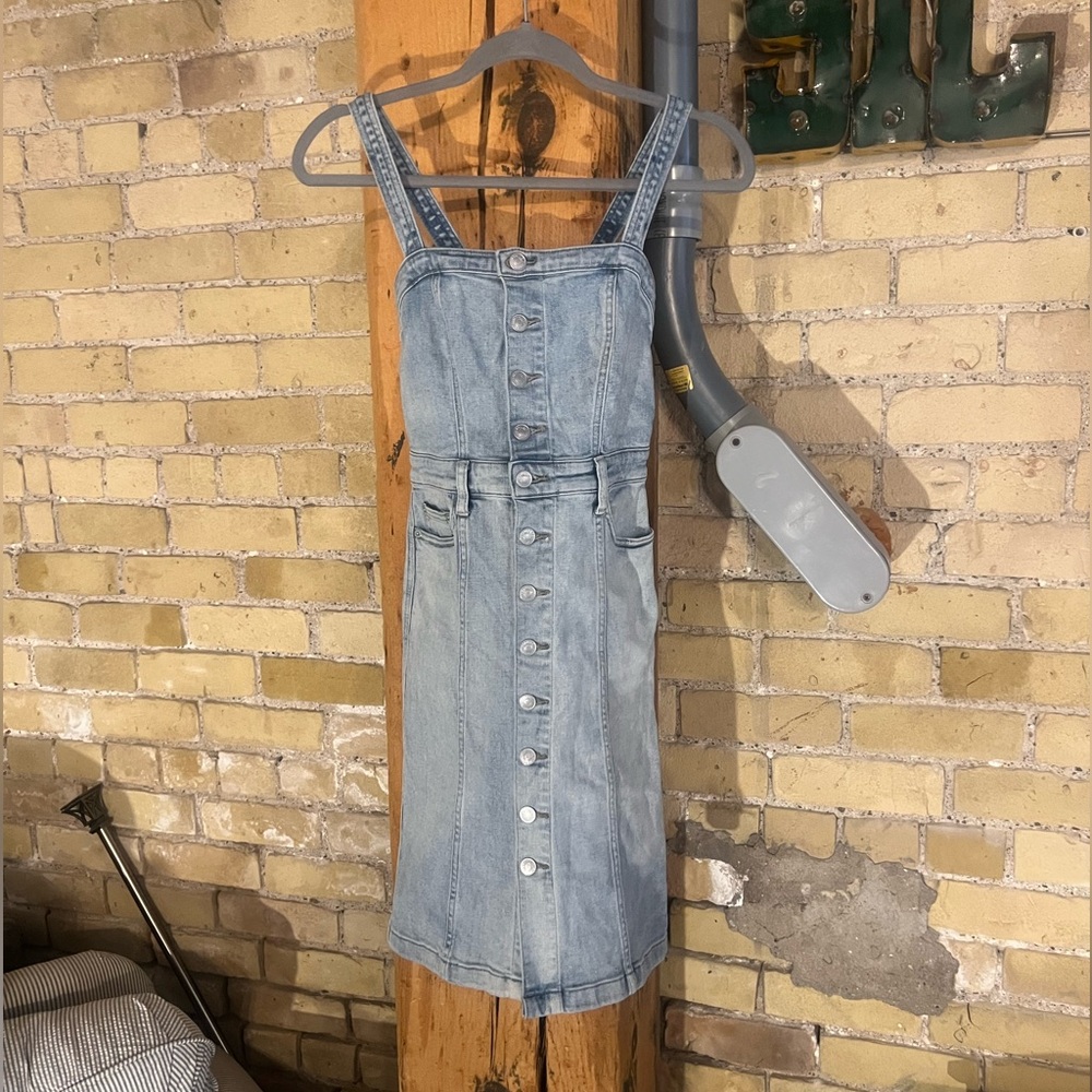 ๐HP๐ Free People Denim Button Front Jumper - Picture 3 of 5